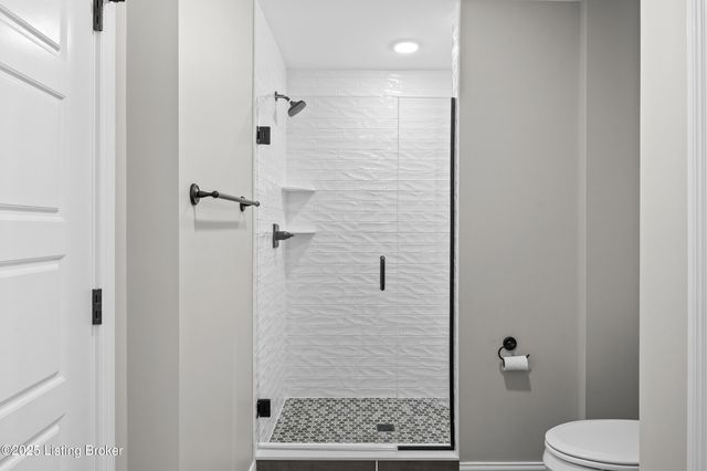 136 Wooded Glen Dr, Mt Washington, KY 40047