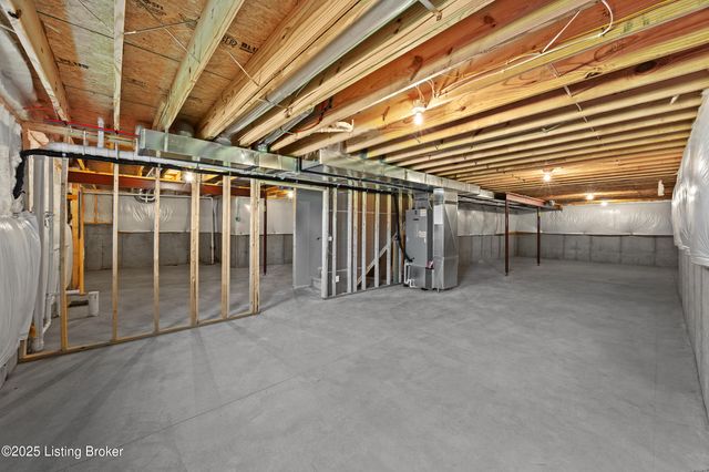 136 Wooded Glen Dr, Mt Washington, KY 40047