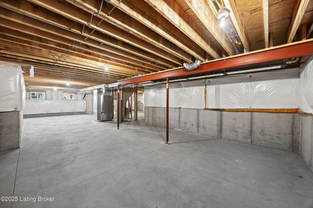 136 Wooded Glen Dr, Mt Washington, KY 40047