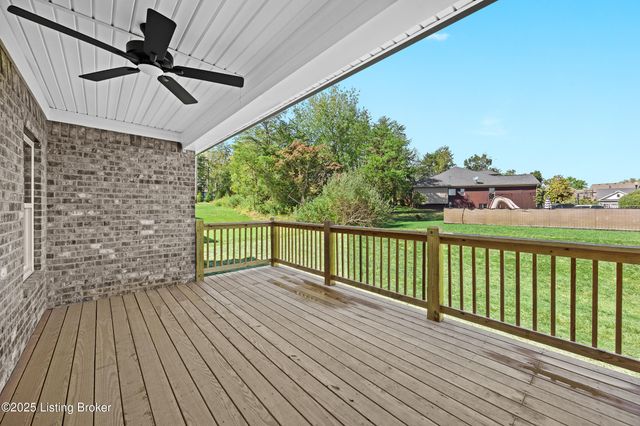 136 Wooded Glen Dr, Mt Washington, KY 40047