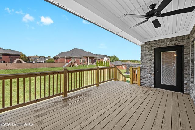 136 Wooded Glen Dr, Mt Washington, KY 40047