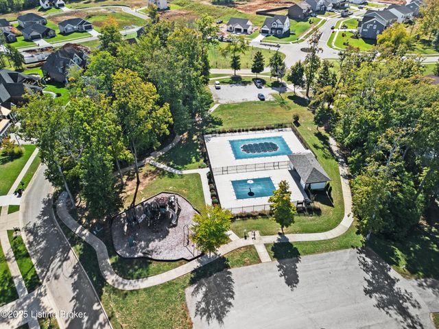 136 Wooded Glen Dr, Mt Washington, KY 40047