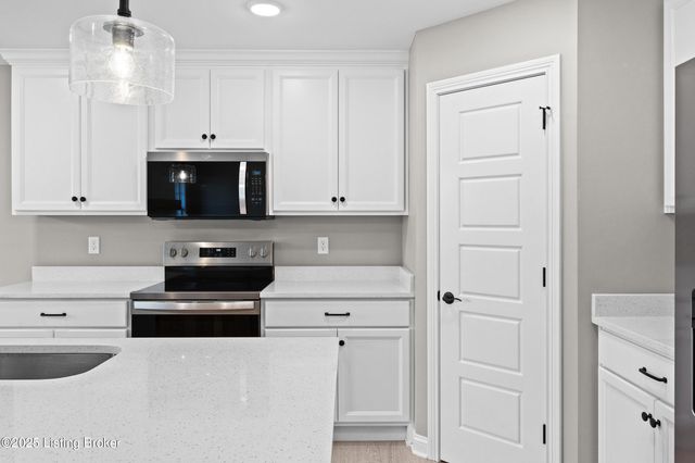 136 Wooded Glen Dr, Mt Washington, KY 40047