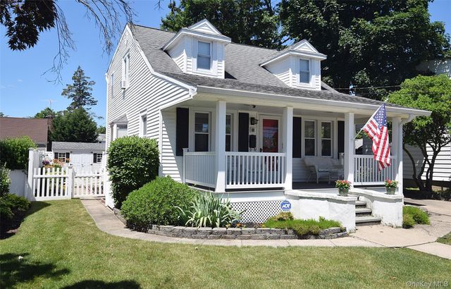 88 East Street, Hicksville, NY 11801