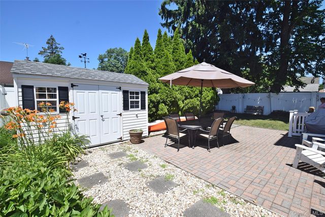 88 East Street, Hicksville, NY 11801