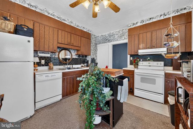 122 N FRANKLIN ST, Red Lion, PA 17356