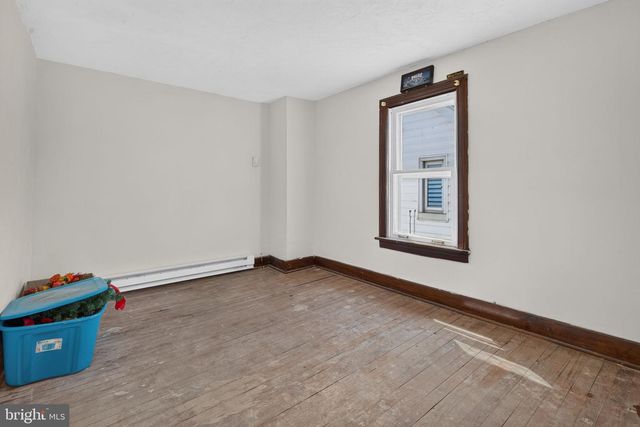 122 N FRANKLIN ST, Red Lion, PA 17356