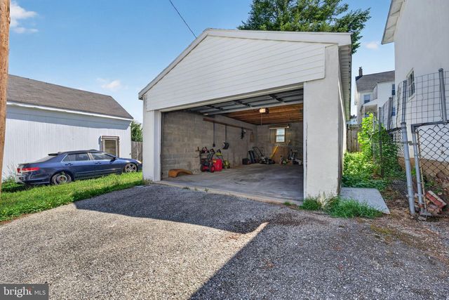 122 N FRANKLIN ST, Red Lion, PA 17356