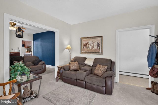 122 N FRANKLIN ST, Red Lion, PA 17356