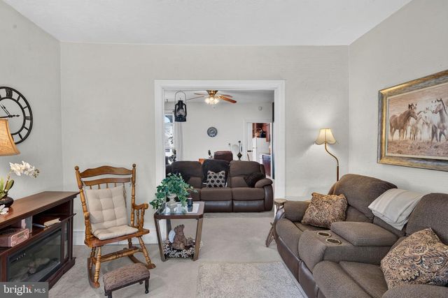122 N FRANKLIN ST, Red Lion, PA 17356