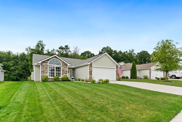 2195 Henry V Crossing, Fort Wayne, IN 46818