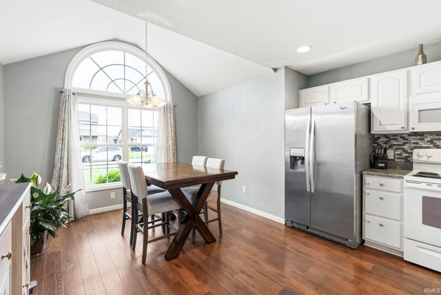 2195 Henry V Crossing, Fort Wayne, IN 46818