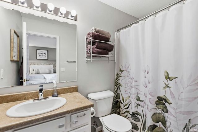 2195 Henry V Crossing, Fort Wayne, IN 46818