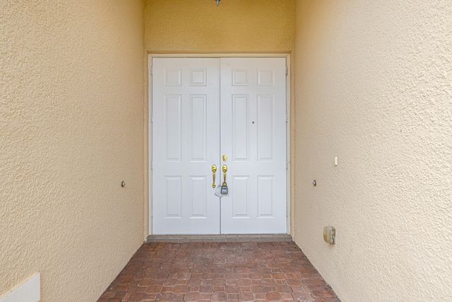10310 Carolina Willow Drive, Fort Myers, FL 33913