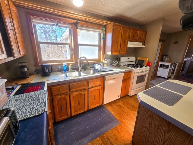 218 SE 10212P Lane, Deepwater, MO 64740