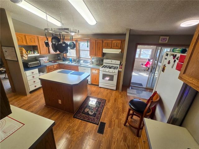 218 SE 10212P Lane, Deepwater, MO 64740