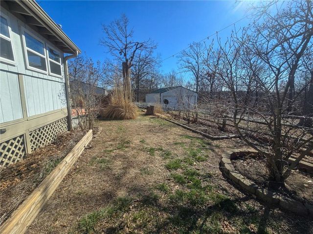 218 SE 10212P Lane, Deepwater, MO 64740