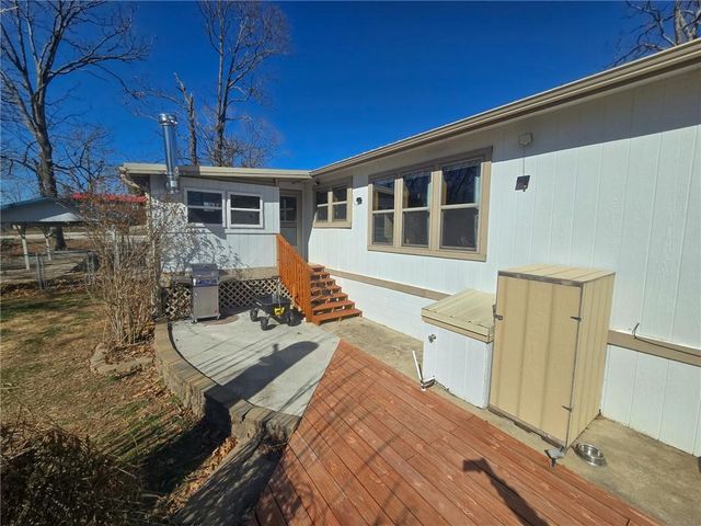 218 SE 10212P Lane, Deepwater, MO 64740