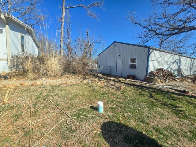 218 SE 10212P Lane, Deepwater, MO 64740