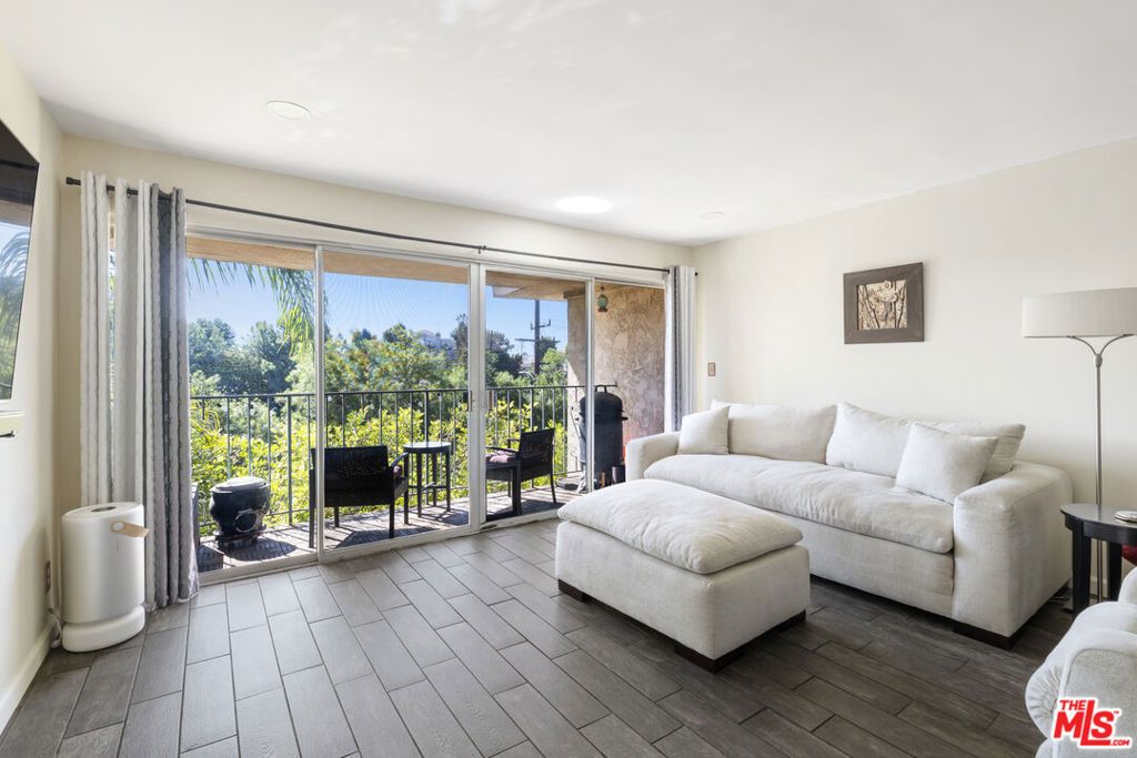 6771 Springpark Avenue 201A, Los Angeles, CA 90056 — photo 4