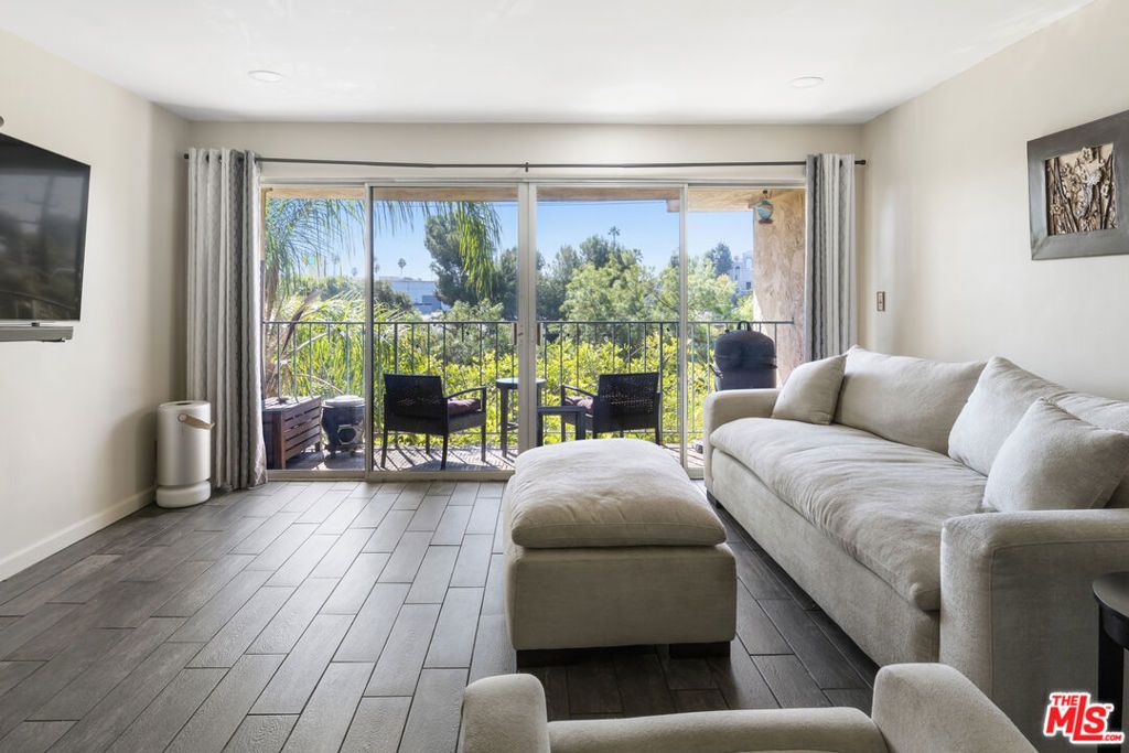 6771 Springpark Avenue 201A, Los Angeles, CA 90056 — photo 5