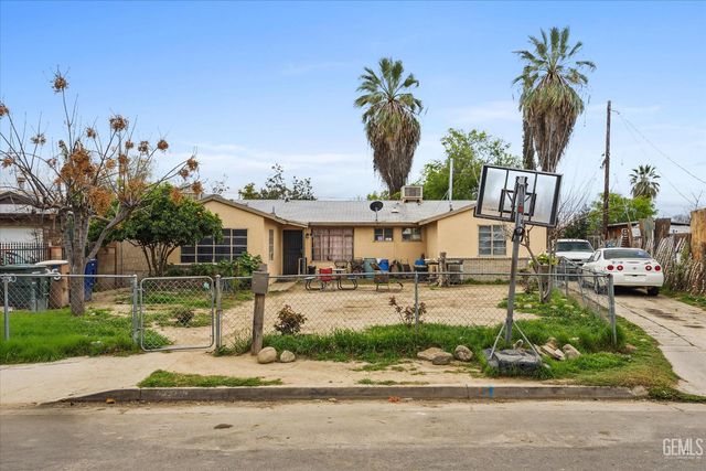 935 Sylvia Drive, Bakersfield, CA 93304