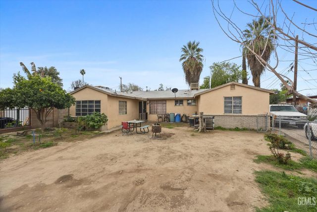 935 Sylvia Drive, Bakersfield, CA 93304