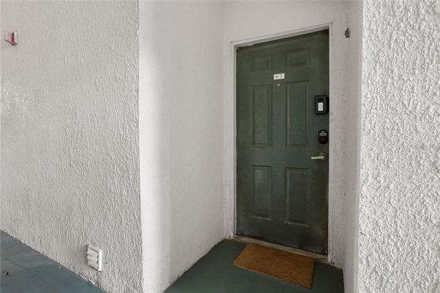 17106 CARRINGTON PARK DRIVE 627, Tampa, FL 33647