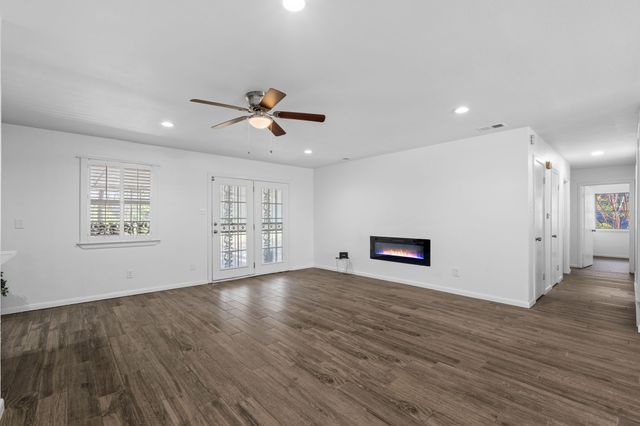 5605 Wales Avenue, Fort Worth, TX 76133