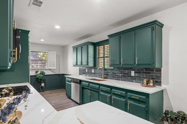 5605 Wales Avenue, Fort Worth, TX 76133