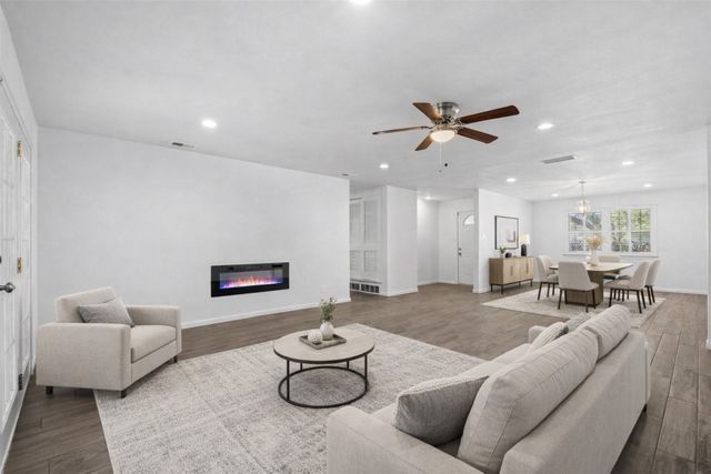 5605 Wales Avenue, Fort Worth, TX 76133