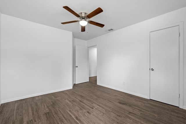 5605 Wales Avenue, Fort Worth, TX 76133