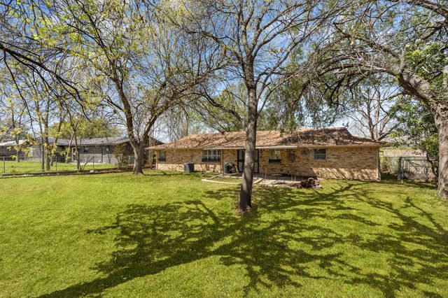 5605 Wales Avenue, Fort Worth, TX 76133