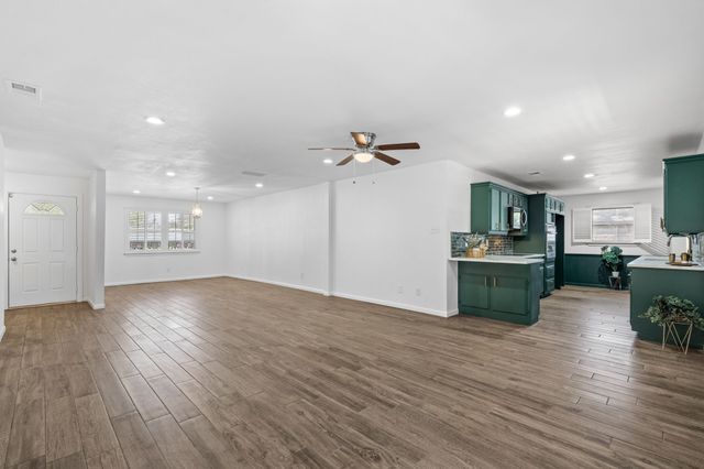 5605 Wales Avenue, Fort Worth, TX 76133