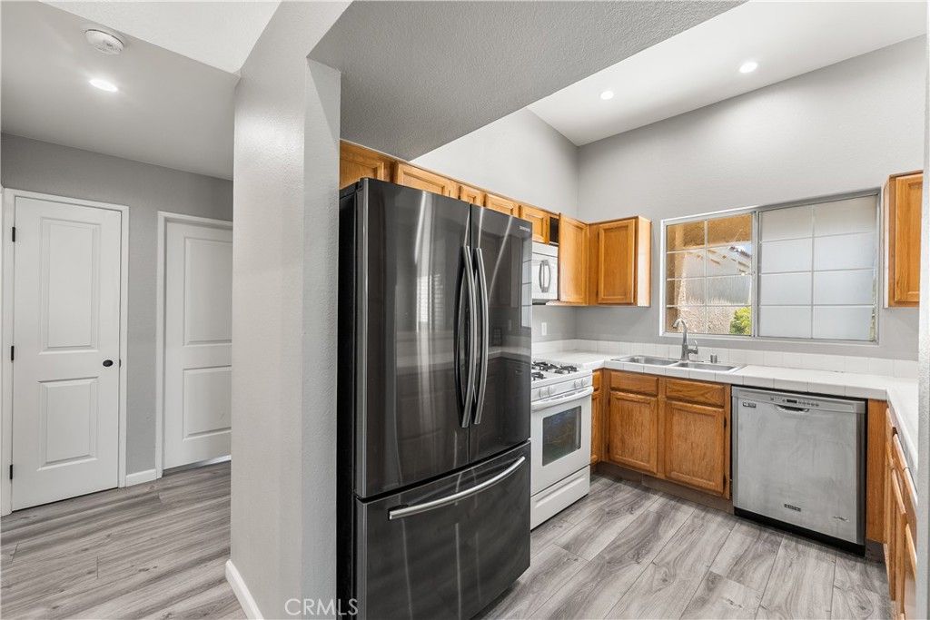 Image 17 of property listing at 3633 Capri Court, Rosamond, CA 93560