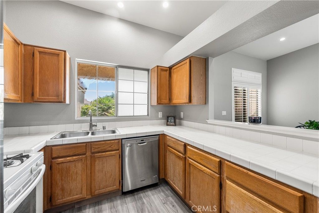 Image 18 of property listing at 3633 Capri Court, Rosamond, CA 93560