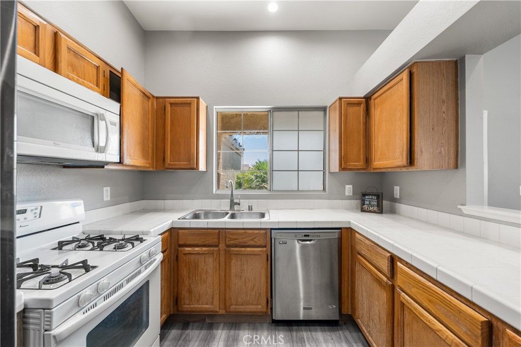 Image 20 of property listing at 3633 Capri Court, Rosamond, CA 93560