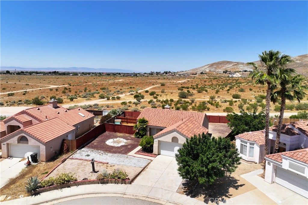 Image 4 of property listing at 3633 Capri Court, Rosamond, CA 93560