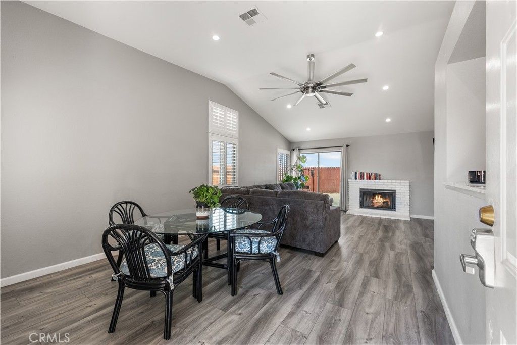 Image 7 of property listing at 3633 Capri Court, Rosamond, CA 93560