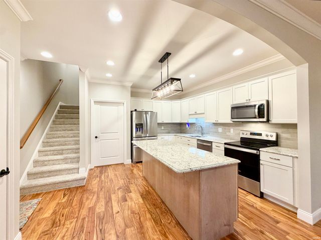 3327 White Oak Trail, Newburgh, IN 47630