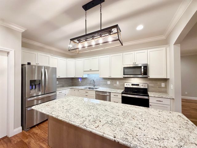3327 White Oak Trail, Newburgh, IN 47630