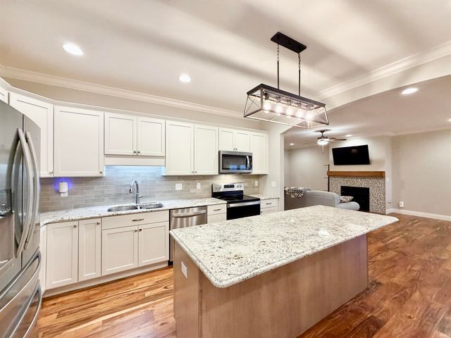 3327 White Oak Trail, Newburgh, IN 47630