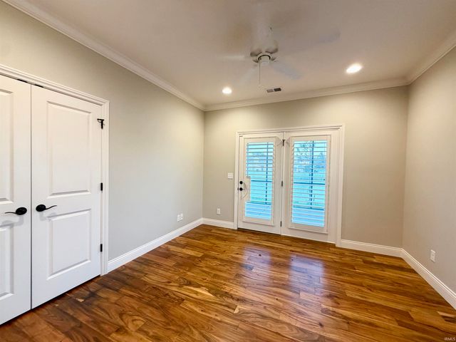 3327 White Oak Trail, Newburgh, IN 47630