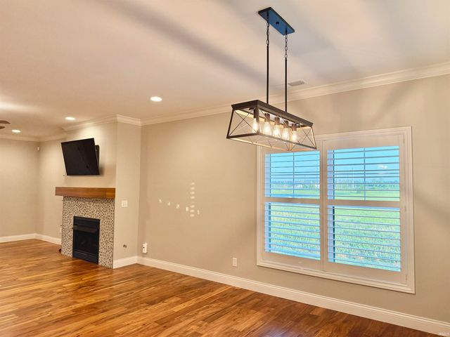 3327 White Oak Trail, Newburgh, IN 47630