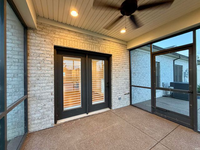 3327 White Oak Trail, Newburgh, IN 47630