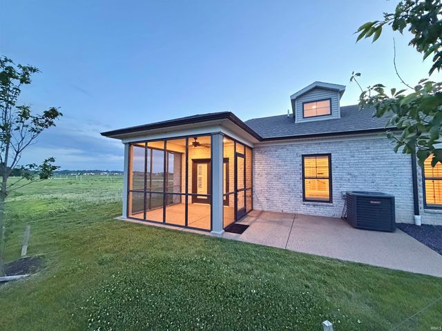 3327 White Oak Trail, Newburgh, IN 47630