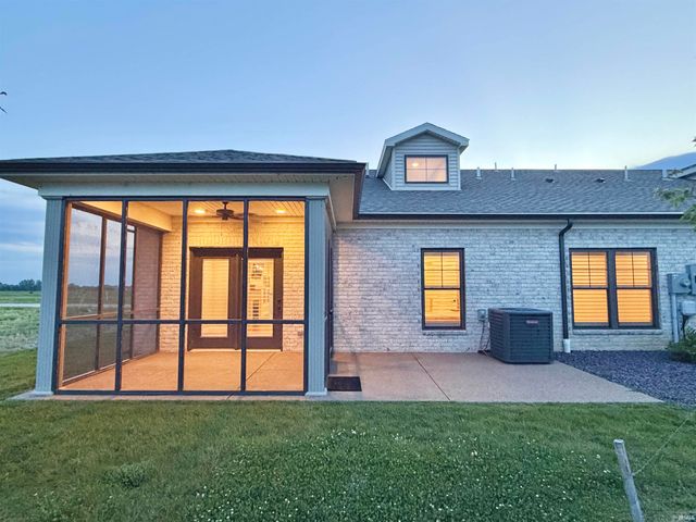 3327 White Oak Trail, Newburgh, IN 47630