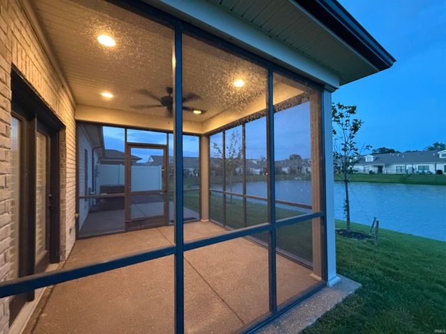 3327 White Oak Trail, Newburgh, IN 47630