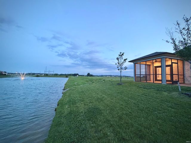 3327 White Oak Trail, Newburgh, IN 47630