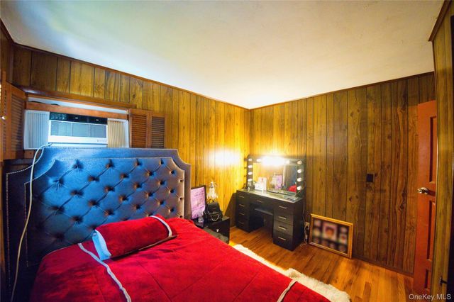 65 Cheshire Road, Bethpage, NY 11714